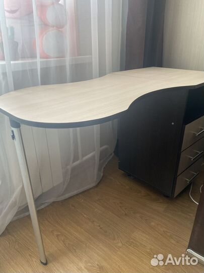 Стол для маникюра складной