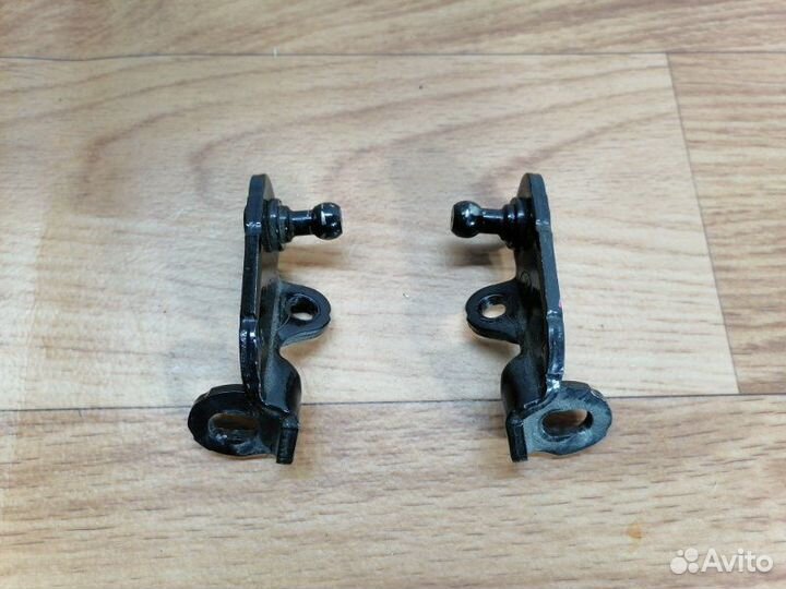 Кронштейн Bmw 5-Series F10 N20B20 2011