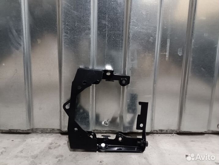 Кронштейн птф Mitsubishi Outlander XL