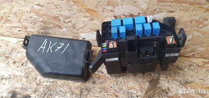 Блок предохранителей передний Hyundai i20 2008-20