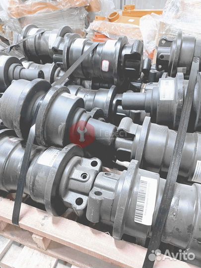 Каток поддерживающий Komatsu PC290NLC-7 KM2980