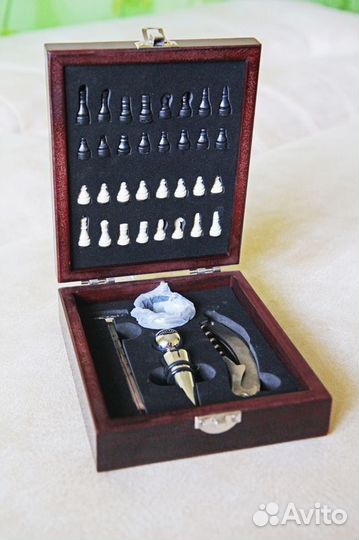 Подарочный набор для вина с шахматами