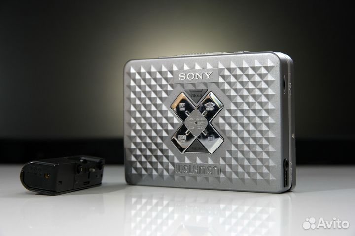 Кассетный плеер Sony Walkman WM-EX668