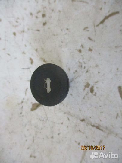 Кнопка открывания багажника Форд Фьюжн 2008