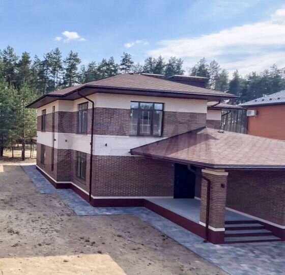 Коттедж 215 м² на участке 11,2 сот.