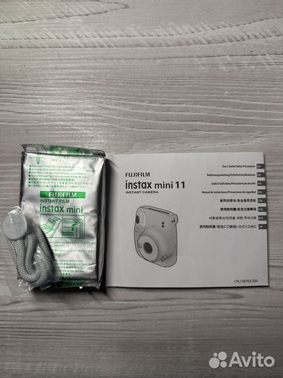 Фотоаппарат моментальной печати instax mini 11