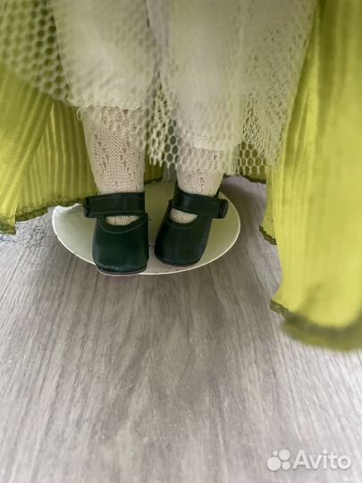 Кукла фарфоровая интерьерная