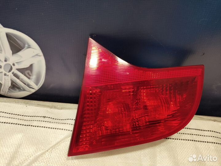 Фонарь в крышку багажника правый Audi A4 B7 2006г