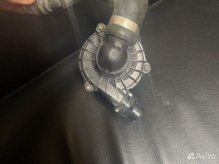 Насос системы охлаждения Mercedes-Benz S-Класс