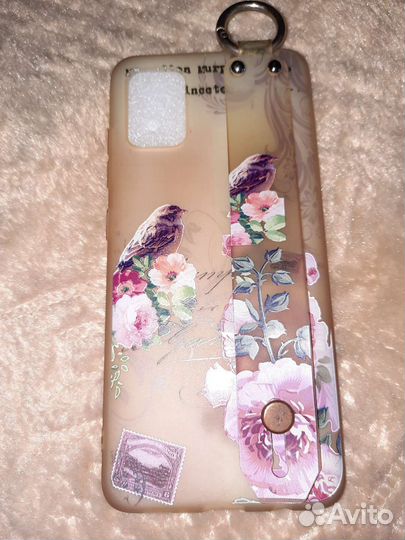 Чехлы на телефоны