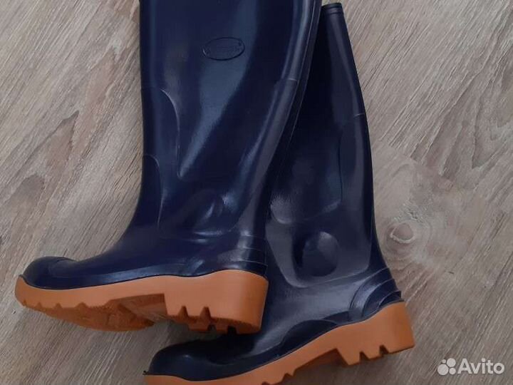 Резиновые сапоги