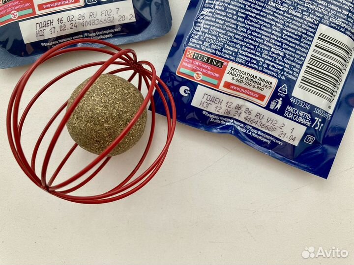 Влажный корм для взрослых кошек Felix + игрушка