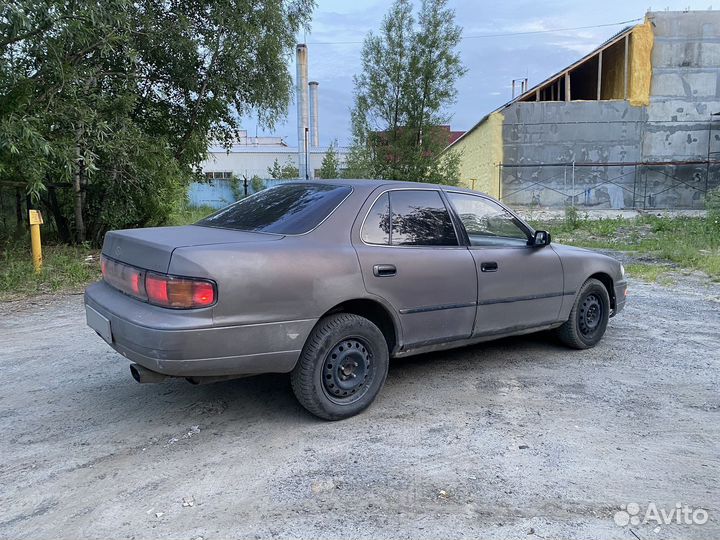 Toyota Camry 2.2 AT, 1993, 267 850 км