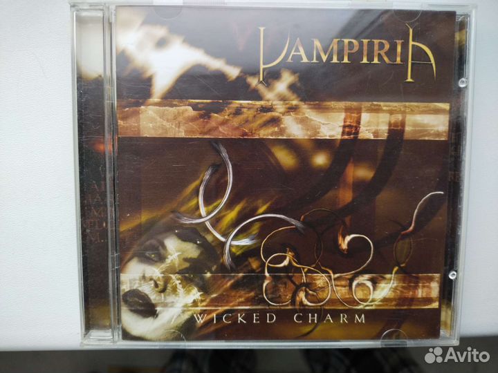 Компакт диск группы Vampiria