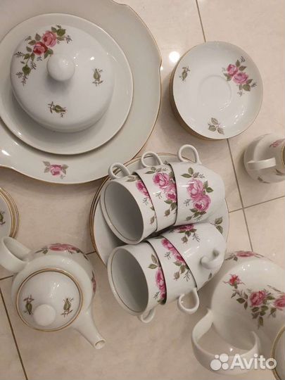 Набор столовой посуды.чайно-кофейный