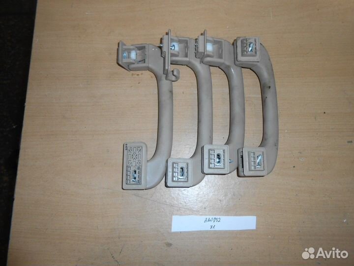 Ручка внутренняя потолочная. Комплект. (BMW X1)