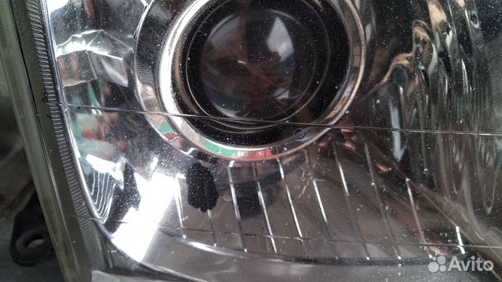 Передняя правая фара на Lexus Lx 470