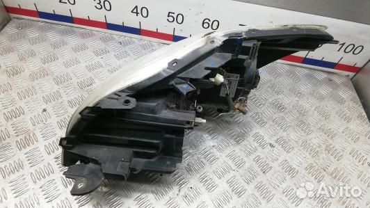 Фара правая toyota auris E150 (LDN19MU01)