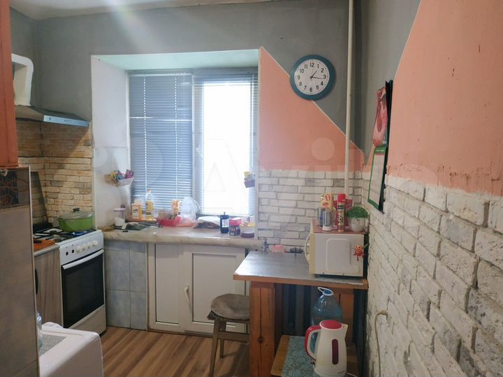 Доля в 3-к. квартире, 58,3 м², 1/5 эт.