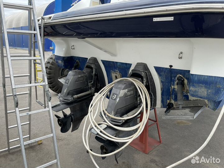 Продам американский катер Yachts Cruisers 300 CXI