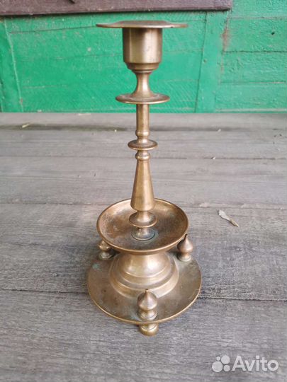 Старинный подсвечник