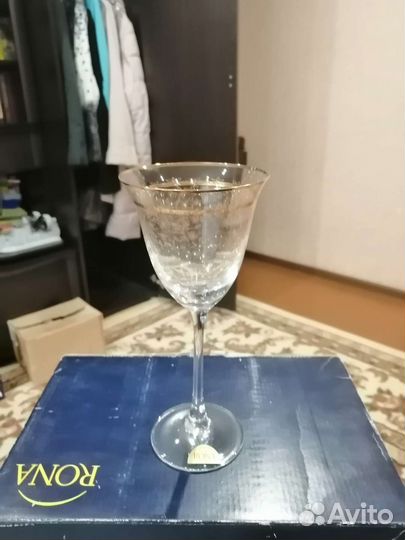 Бокалы для вина новые