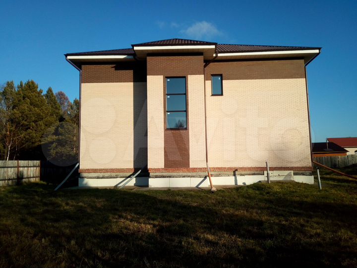 Коттедж 300 м² на участке 15 сот.