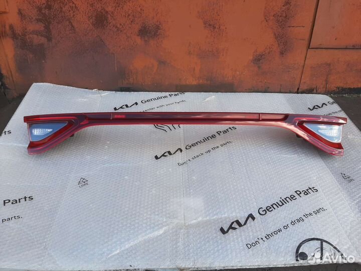 Фонарь центральный Kia Stinger Led Оригинал