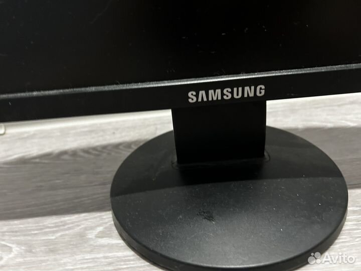 Монитор Samsung