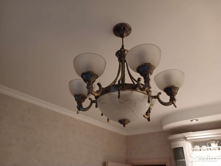 Классическая люстра.Античная бронза