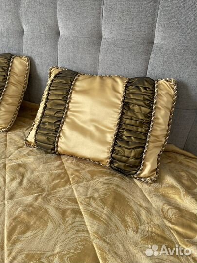 Покрывало на кровать и 2 подушки