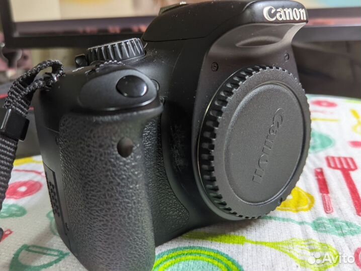 Зеркальный фотоаппарат Canon EOS 550D Body