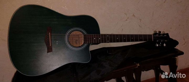 Акустическая гитара