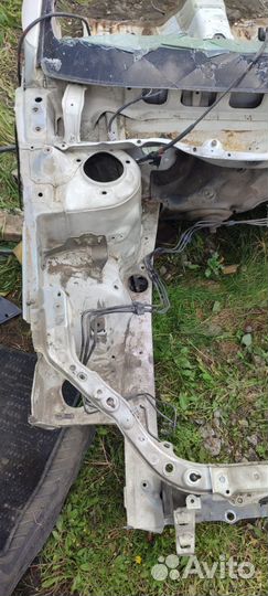 Передняя часть Toyota caldina 241-246