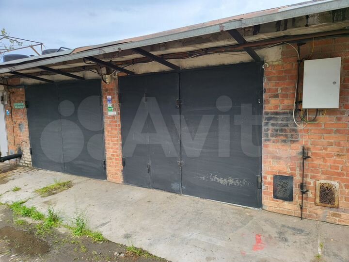 Гараж, > 30 м²