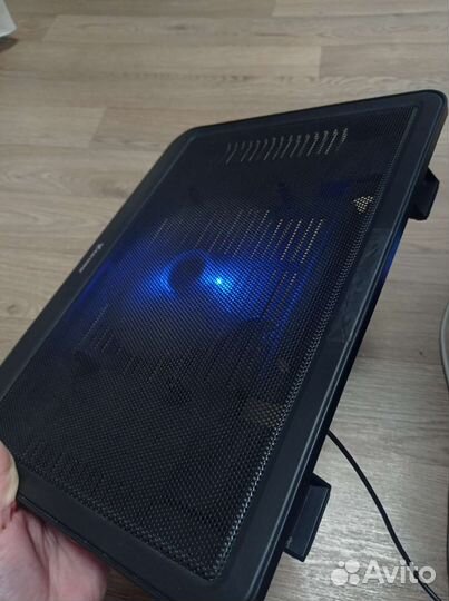 Подставка для ноутбука с охлаждением