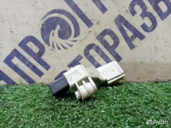 Датчик положения коленвала Volkswagen Polo седан