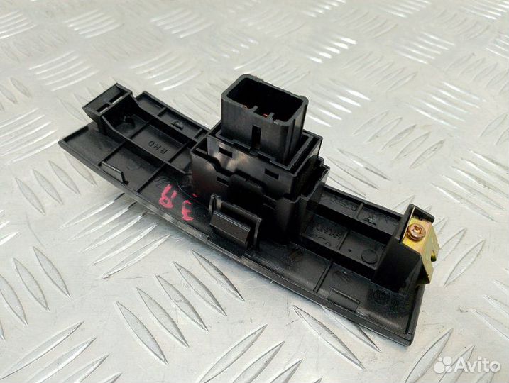 Кнопка стеклоподъемника задняя правая Hyundai