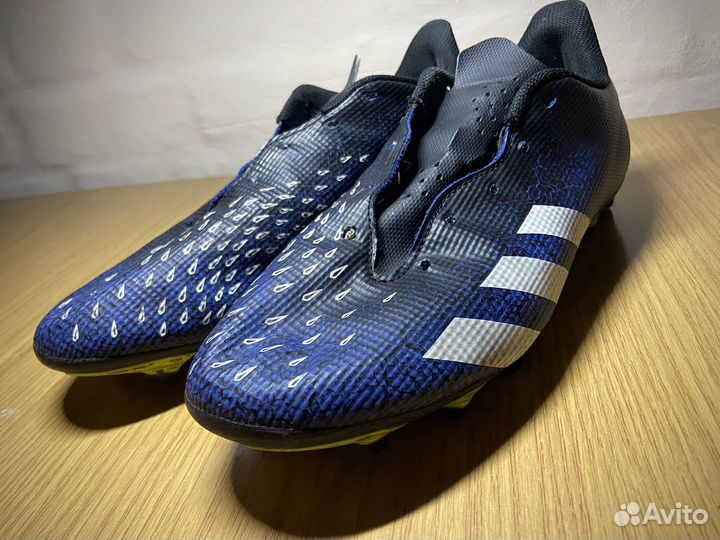 Футбольные бутсы Adidas predator