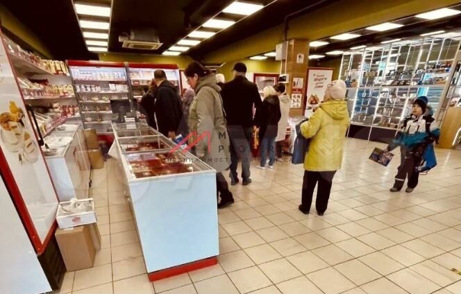 Продам торговое помещение, 348 м²