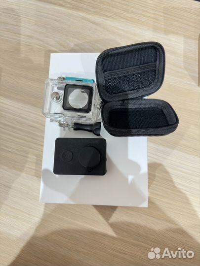 Экшен камера xiaomi Yi