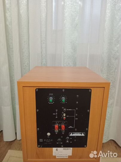 Активный сабвуфер