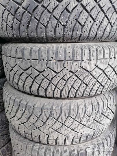 Nitto Therma Spike 215/65 R16 98T