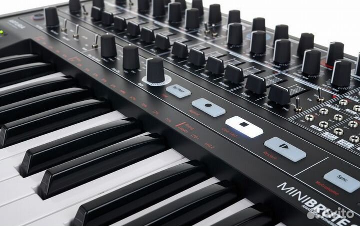 Аналоговый синтезатор Arturia MiniBrute 2 Noir