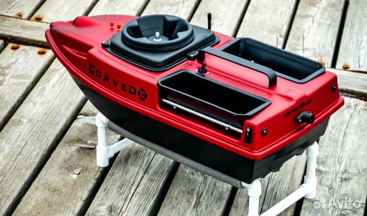 Прикормочный кораблик с глубиномером