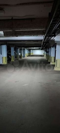 Машиноместо, 30 м²