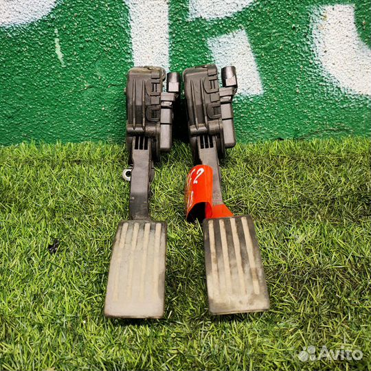 Педаль газа Ford Focus 2