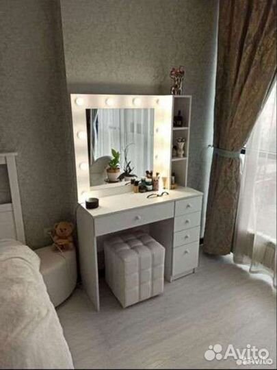 Зеркало напольное с подсветкой