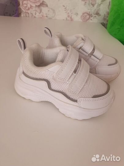 Кроссовки детские