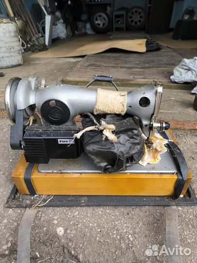 Швейная машинка tur 2